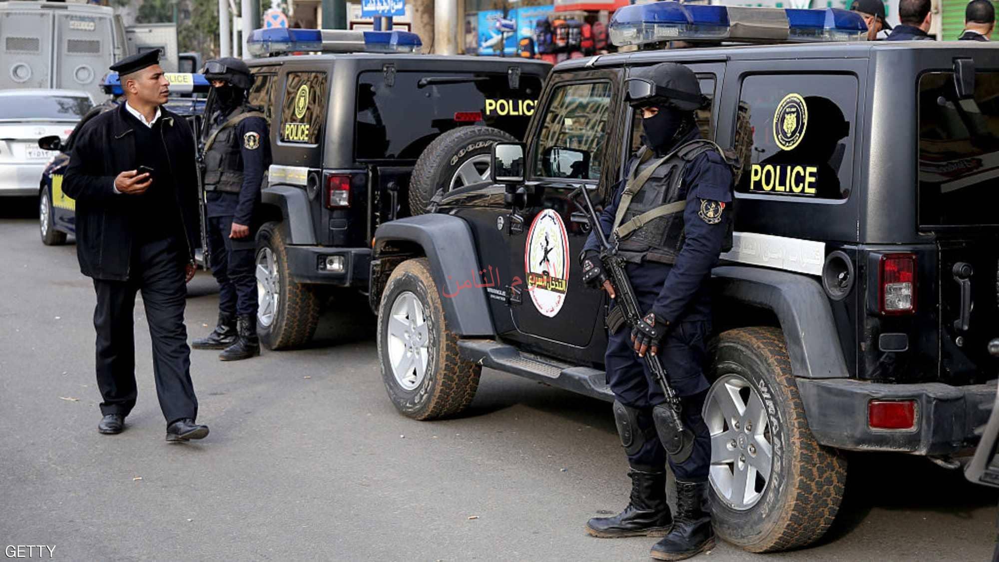 جريمة مروعة في مصر.. قتل والديه وفتح النار على المارة