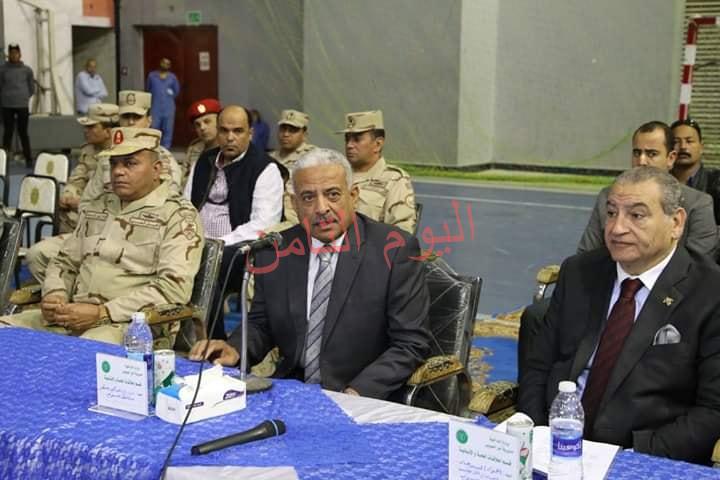 قائد الجيش الثالث ومحافظ السويس يحضران القرعة العلنية للحج 1