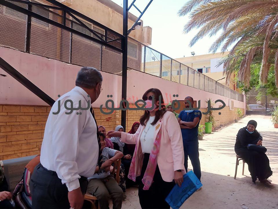 نائب رئيس جامعة بنها تتفقد وحدة رعاية المرأة بطب بنها