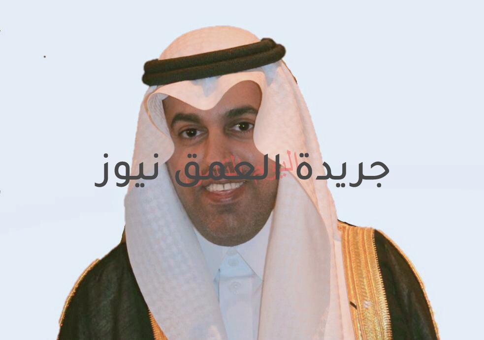 رئيس البرلمان العربي يشيد ً برئاسة المملكة العربية السعوديه لمجموعة اصدقاء السودان كتبت : هدى محمود ثمن الدكتور مشعل بن فهم السُّلمي رئيس البرلمان العربي عالياً رئاسة المملكة العربية السعودية لمجموعة أصدقاء السودان واستضافتها للاجتماع الثامن للمجموعة والذي تم عقده افتراضيًا يوم الأربعاء 22 ذو الحجة الموافق 12 أغسطس 2020 م، بهدف دعم عملية المفاوضات والتوصل إلى اتفاق شامل لعملية السلام، ومناقشة الخطوات المطلوبة من المؤسسات المالية لإعفاء السودان من ديونه. وأكد رئيس البرلمان العربي أن استضافة المملكة لهذا الاجتماع في هذا التوقيت الهام وبمشاركة الحكومة السودانية والحركات المسلحة وحكومة جنوب السودان و25 دولة ومنظمة يعكس حرص المملكة العربية السعودية على إنجاح المفاوضات الجارية بين أطراف النزاع في السودان وتذليل العقبات والعوائق التي تحول دون التوصل إلى اتفاق نهائي وشامل بين الحكومة السودانية والحركات المسلحة بما يدعم أمن واستقرار السودان ويحقق تطلعات شعبه الشقيق، ومساعدته في إعفاءه من ديونه وتجاوز الصعوبات الاقتصادية التي تواجهه، والتخفيف من معاناة الشعب السوداني بسبب التداعيات الصحية والاقتصادية التي تفرضها جائحة كورونا. ورحب رئيس البرلمان العربي بمخرجات الاجتماع الذي أكد الدعم الكامل للحكومة الانتقالية السودانية وجهودها نحو تحقيق السلام الشامل، والتأكيد على عدم وجود أية حلول عسكرية للنزاعات السودانية الداخلية، وضرورة التخلي عن أي مطالب قد تؤدي إلى عرقلة تنفيذ الاتفاق السياسي والميثاق الدستوري الصادر في 17 أغسطس 2019 م، وأهمية تمويل الموارد الإضافية للصندوق الائتماني متعدد الأطراف لدعم جمهورية السودان، مطالباً جميع الأطراف بالتحلي بالمسئولية وتغليب المصلحة الوطنية العليا للسودان لاتمام نجاح المرحلة الانتقالية وبما يعزز الوحدة الوطنية للسودان ويحفظ أمنه الإقليمي ويدعم جهود التنمية والإصلاح الاقتصادي. ودعا رئيس البرلمان العربي المجتمع الدولي والمؤسسات المالية إلى دعم مخرجات ونتائج الاجتماع والتحرك بشكل عاجل لإعفاء السودان من ديونه الخارجية ومساعدته في توفير الموارد اللازمة لتلبية الاحتياجات الملحة للشعب السوداني، مؤكداً على ضرورة رفع اسم السودان من قائمة الدول الراعية للإرهاب حتى يستطيع الانخراط في النشاط الاقتصادي والتبادل التجاري مع دول العالم، ويعود إلى مكانه الطبيعي في المجتمع الدولي.