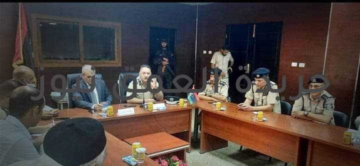 وزارة الداخلية بحكومة الوحدة الوطنية الليبية تبحث مع بلدية الرجبان الوضع الأمني و الخدمي بالمنطقة كتب/ عبده الشربيني حمام بحثت وزارة الداخلية بحكومة الوحدة الوطنية الليبية الوضع الأمني في بلدية الرجبان. جاء ذلك خلال اجتماع عقد بمقر المجلس البلدى الرجبان بحضور كل من ‎مدير أمن جادو، وعميد بلدية الرجبان، وعدد من مختاري المحلات والاعيان ببلدية الرجبان، ورؤساء الأقسام بالمديرية. ‏‎وجرى خلال الاجتماع مناقشة العديد من المواضيع التى تتعلق بالجانب الأمني والخدمي والاجتماعي بالمنطقة، وجرى الاتفاق على دعم المراكز والواحدت التابعة للشرطة، ومخاطبة الجهات ذات العلاقة؛ لتفعيل باقي الأجهزة الضبطية داخل المنطقة، كذلك التأكيد على دور مجالس الحكماء والأعيان ومختاري المحلات فى تعزيز ومساندة الأجهزة الشرطية.