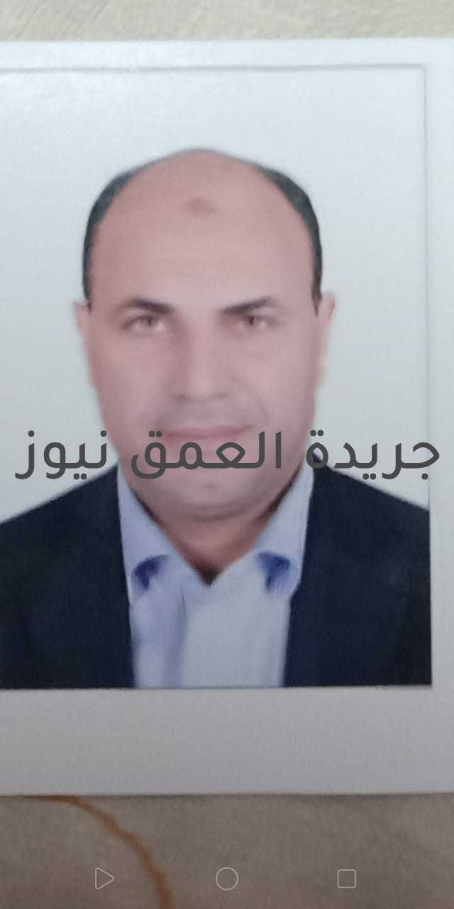 وكيل وزارة الصحة بالقليوبية: مبادرة حياة كريمة حققت إنجازات في الصحة بشبين القناطر والقرى كتب/ محمد صوابى منذ أن تولي الدكتور خالد عبد الغنى، وكيل وزارة الصحة بالقليوبية وذلك منذا عدة شهور ، إلا أنه قام بتحقيق إنجازات عظيمة خلال هذه الفترة البسيطة التي أثبتت نجاح قطاع الصحة فى القليوبية وذلك تحت رعاية الدكتوة هالة زايد وزيرة الصحة و اللواء عبد الحميد الهجان محافظ القليوبية و تحت إشراف فريق عمل يشمل كافة قيادات المديرية دكتورة سعاد محمد إبراهيم و كيل مديرية الصحة بالقليوبية و الدكتورة نوال عمران مدير إدارة تنظيم الأسرة و الدكتورة الفت عبد الرؤوف الشريف مدير عام إدارة الطب الوقائي والدكتورة نجلاء مهدى مدير إدارة الرعاية الأساسية و أيمان زكريا مدير إدارة التمريض و من أطباء وتمريض واداريين وفي البداية قدمت مبادرة حياة كريمة خدمات لقطاع الصحة بقرى شبين القناطر تطوير و إحلال وتجديد كافة الوحدات الصحية و المراكز الطبية و إحلال و تجديد مبني الإدارة الصحية بشبين القناطر و إنشاء مركز طبي جديد على أعلى مستوى من التكنولوجيا طبقا لمنطومة وزارة الصحة الاستفادة بالأراضي الموجودة داخل الإدارة الصحية حيث مبني مستشفى صدر شبين القناطر و مستشفى الحميات القديمة و التي تم غلقها منذ عشرات السنين كما قدمت مديرية الصحة بالقليوبية بعمل قافلة طبية تحت رعاية الدكتور خالد عبد الغنى وكيل وزارة الصحة بالقليوبية ، و حيث تم تنفيذ قافلة طبية للكشف المجانى وتوقيع الكشف الطبى على 1400 حالة فى قرية الجعافرة التابعة للإدارة الصحية بمدينة شبين القناطر و أُقيمت ندوات للتوعية بخطورة كورونا والتعايش الآمن مع "الفيروس". وجه الدكتور خالد عبدالغني، وكيل وزارة الصحة بالقليوبية، بتكثيف الندوات التوعية لرفع الوعي الصحي لدى المواطنين وتعريفهم بخطورة فيروس كورونا وطرق الوقاية، و انتهاء تطوير الجزء الأول من مستشفى حميات بنها وافتتاح العناية المركزة. كما أعلن الدكتور خالد عبدالغني، وكيل وزارة الصحة بالقليوبية، عن انتهاء الجزء الأول من تطوير مستشفى حميات بنها، وتجديد وترميم الأقسام الداخلية للمرضى واستلام و تمتطعيم مليون و99 ألف طفل ضد شلل الأطفال بالقليوبية، و أضاف الدكتور خالد عبد الغني وكيل وزارة الصحة بالقليوبية، استمرار أعمال المرحلة الثانية للحملة القومية للتطعيم ضد مرض شلل الأطفال، والتي بدأت فعالياتها، و بدء تطعيم المواطنين بلقاح فيروس كورونا المستجد بالقليوبية. كما أكد الدكتور خالد عبدالغني، وكيل وزارة الصحة بالقليوبية، عن بدء تشغيل مركز تلقي لقاح فيروس كورونا المستجد COVID-19 بمستشفى كفر شكر المركزي و مستشفى شبين القناطر المركزي لخدمة أهالي شبين القناطر والقرى و إحلال وتجديد 32 جهازًا لمرضى الغسيل الكلوي والكشف على 60 ألف مواطن وتلميذ. و أضاف الدكتور خالد عبدالغني وكيل وزارة الصحة بالقليوبية، أنه تم تنظيم حملات للكشف الطبى والعلاج بالمجان على الأسر الأولى بالرعاية، كما تم إحلال وتجديد أجهزة.