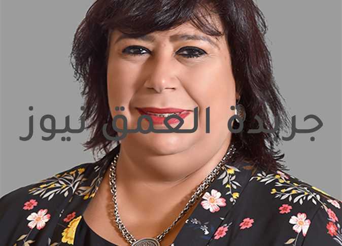 المرأة نصف المجتمع في كفر الشيخ كتب/ ياسر صحصاح أُقيمت بقصور ثقافة كفر الشيخ ندوة بعنوان ( المرأة نصف المجتمع )، و قدم الندوة الأديب عادل بدر. و جاءت الندوة افتراضيا ( أون لاين )، مراعاة للظروف الاحترازية والوقائية الحالية بسبب فيروس كورونا، كما تأتي الندوة في إطار الاهتمام بدعم المرأة وتعزيز دورها المجتمعي في بناء ونهضة الوطن ، حيث تحدث المحاضر عن دور المرأة قديما وحديثا ، و خاصة في إطار الدعم المتواصل لدور المرأة كشريك رئيسي لبناء المجتمع ، بل هي أساس بناء المجتمعات العصرية المتحضرة. و ذلك برعاية وزيرة الثقافة د.إيناس عبد الدايم.