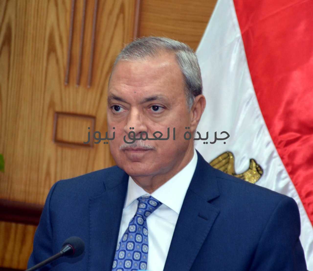 محافظ القليوبية يهنئ اللواء محسن شعبان لتعيينه مديرًا للأمن. كتب/ محمد صوابى قدم عبد الحميد الهجان، محافظ القليوبية، التهنئة للّواء محسن شعبان؛ لتعيينه مديرا لأمن القليوبية، معلنًا التعاون الكامل مع كافة الأجهزة الأمنية لنشر الأمن والحفاظ على مكتسبات الوطن، متمنيا لمدير الأمن الجديد التوفيق والنجاح في مهمته؛ لاستمرار مسيرة الأمن والأمان التي تشهدها المحافظة بالتزامن مع المشروعات العملاقة التي تشهدها القليوبية في شتى المجالات. كما وجه محافظ القليوبية تحية تقدير واعتزاز لقيادات وأعضاء هيئة الشرطة الذين يؤكدون يومًا بعد الآخر أنهم يؤدون الواجب؛ لتحيا مِصر دائمًا عزيزة آمنة ،موجها تحية تقدير وعرفان لأرواح شهدائنا الأبرار من رجال الشرطة والقوات المسلحة الباسلة.