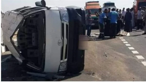 مصرع سيدة وإصابة 6 في اصطدام سيارة بـ أتوبيس بمطروح