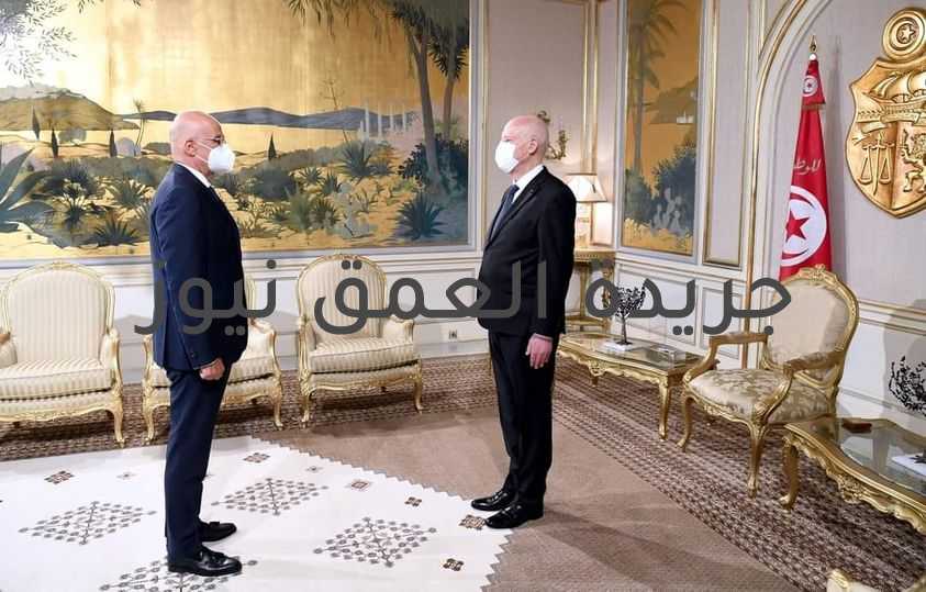 رئيس الجمهورية التونسية يستقبل وزير الخارجية اليوناني بقصر قرطاج