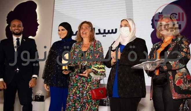 تكريم يسرا فى مبادرة " واحدة جديدة"