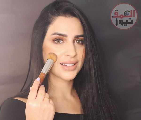 نغم زلابية توضح للمبتدئات كيفية وضع المكياج