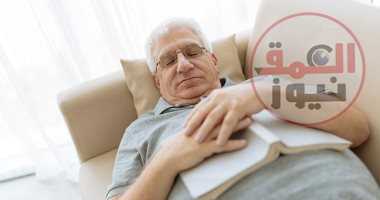 دراسة: القيلولة أكثر من ساعة يوميا تزيد خطر الإصابة بالزهايمر