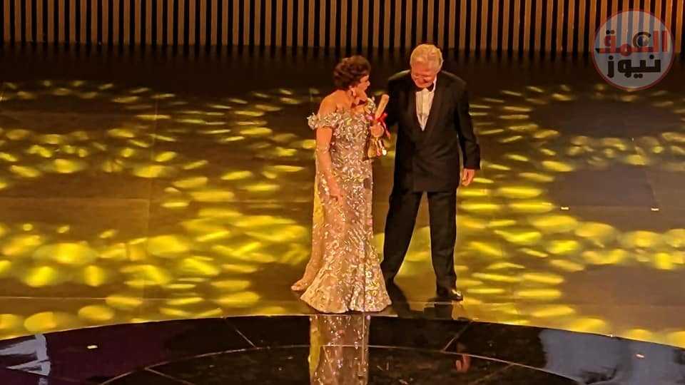 افتتاح مهرجان القاهرة 44 ليلة الوفاء بتكريم رواد السينما العالمية والعربية(العمق نيوز)