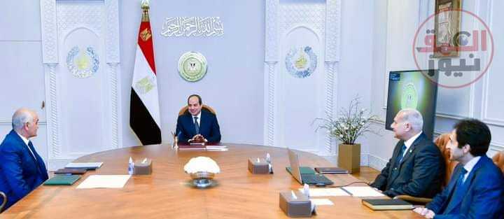 "اجتمع السيد الرئيس عبد الفتاح السيسي اليوم مع اللواء السيد الغالي رئيس مجلس إدارة صندوق تكريم الشهداء، واللواء أحمد الأشعل المدير التنفيذي للصندوق"(العمق نيوز)