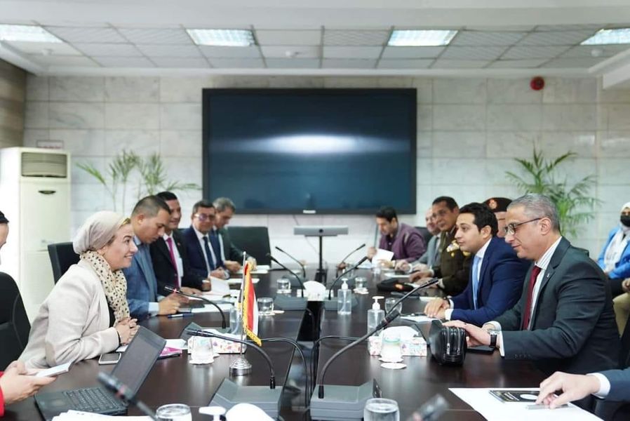 اجتماع لجنة مشروعات إعادة التوزان البيئي لبحيرة قارون (العمق نيوز)