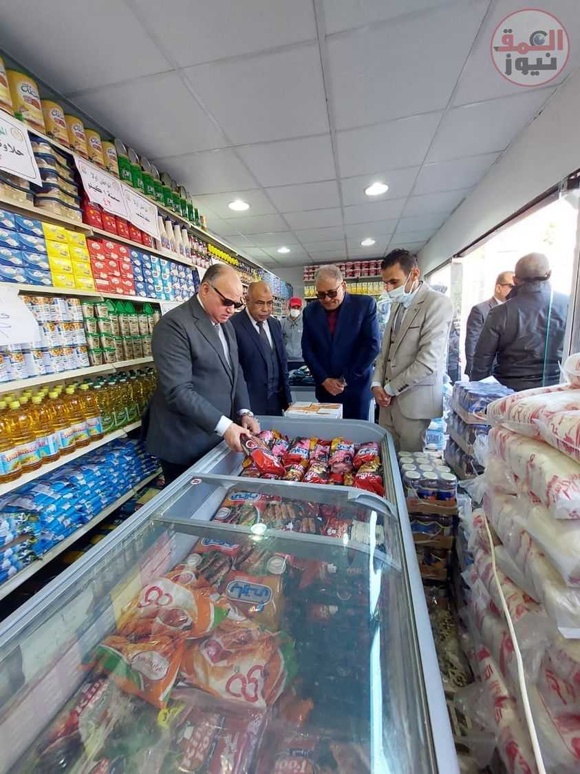 محافظ القاهرة يفتتح منفذين جديدين بالمعادى ضمن أكثر من ١٠٠ منفذ لتوفير السلع الغذائية والإستراتيجية بأسعار مخفضة