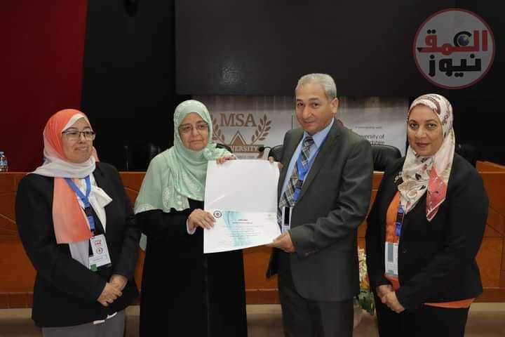 جامعة أكتوبر للعلوم الحديثة والآداب تبحث رؤي العلاج الطبيعي