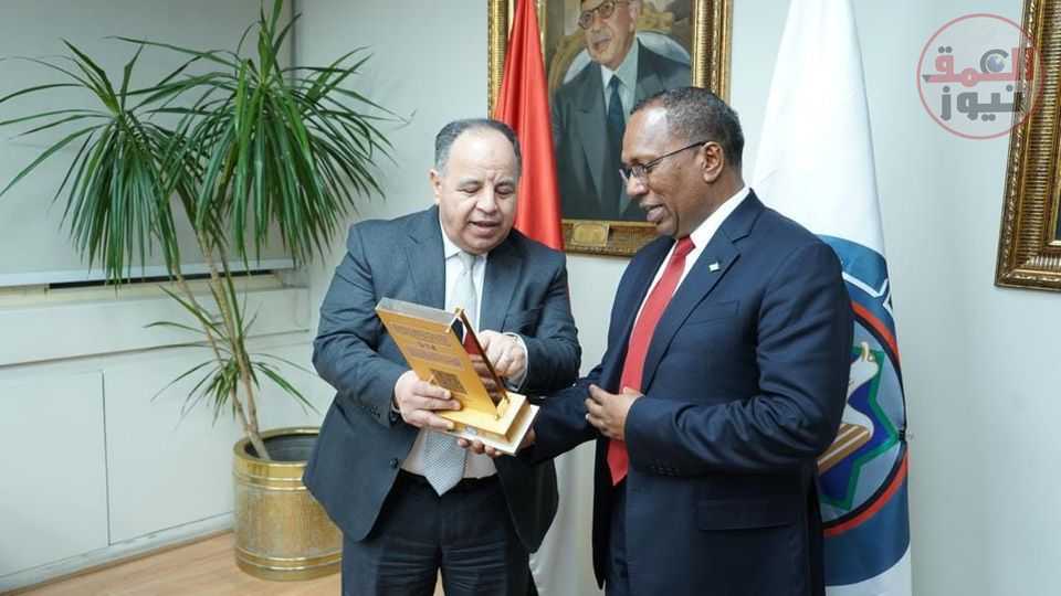 " سفير الصومال " يدعو رجال الأعمال المصريين للاستفادة من الفرص الاستثمارية اواعدك في بلاده