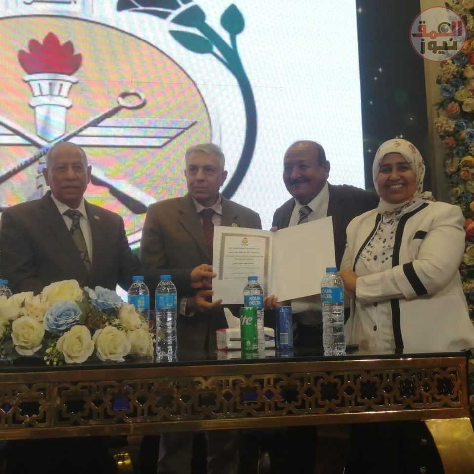 بحضور قيادات أكاديمية ناصر العسكرية :تكريم الدفعة ٦٩و٧١ من خريجى الأكاديمية من معلمين قنا