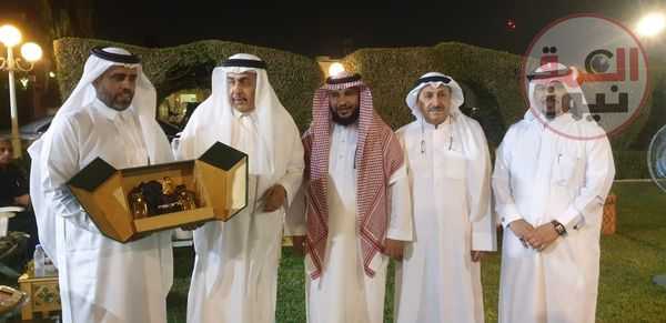 المهيدب يهدي الجميح العضوية العمومية بجمعية ترميم للتنمية....