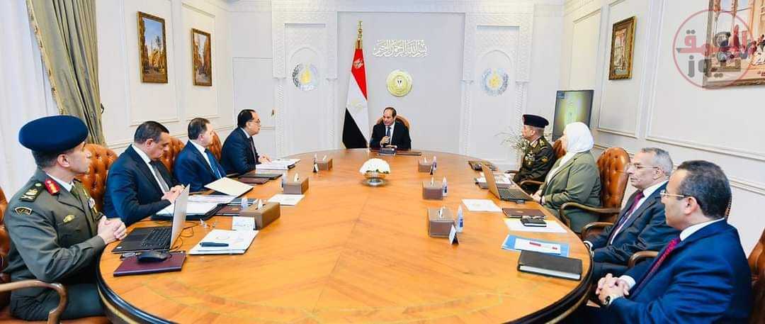 السيد الرئيس يجتمع برئيس الوزراء والوزراء والمسؤولين