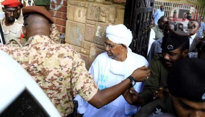 مخاوف سودانية من هروب عمر البشير من سجن كوبر