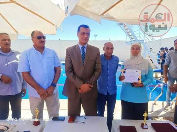 السيد يشهد فعاليات البطولة التنشيطية الثانية للسباحة بإدارة قنا التعليمية