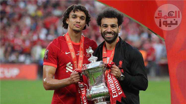 محمد صلاح مازحًا عن أرنولد: لا يستطيع الدفاع.. وما زلت أسجل الأهداف