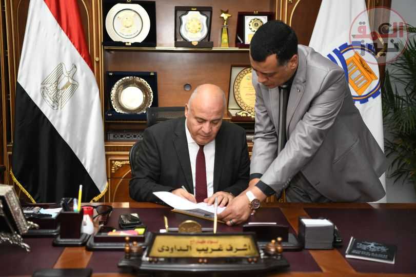 محافظ قنا يعتمد نتيجة الإعدادية بنسبه نجاح بلغت 86.12%،