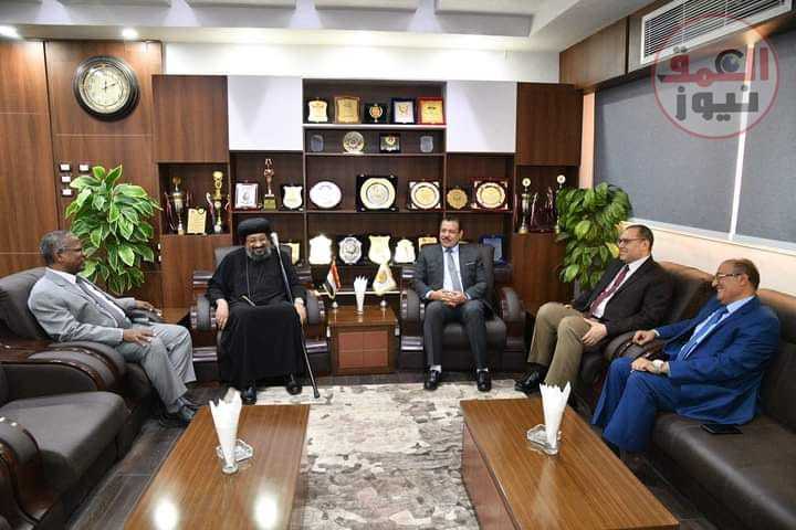 رئيس جامعة الوادى الجديد يستقبل وفدا من ابراشية الكنائس للتهنئة بعيد الأضحى