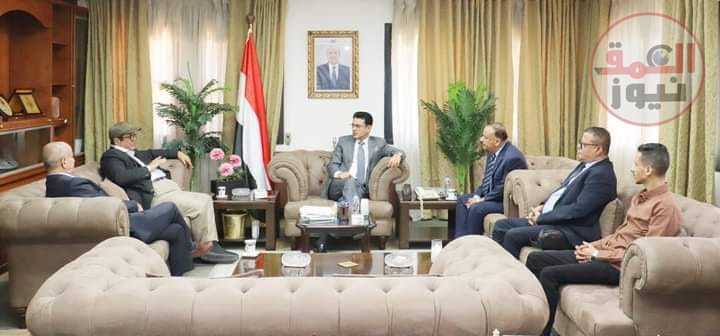 السفير اليمني يستقبل وزير النقل ورئيس هيئة الطيران المدني بالقاهرة