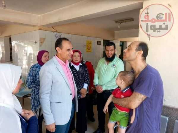 وكيل صحة البحيرة يتفقد العمل بحملة ١٠٠ يوم صحة بمركز طبي ناصر بدمنهور