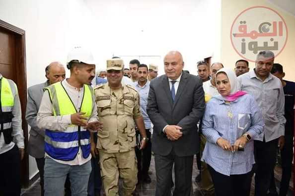 بتكلفة ٤٠ مليون جنيه .. محافظ قنا يتفقد المجمع الصناعي الحرفي بقرية الكرنك