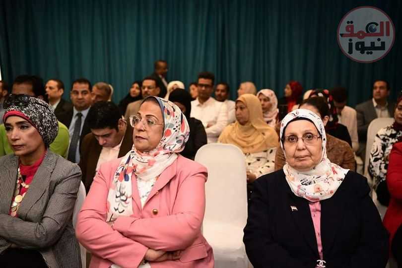 المرأة القنائية تحصد المراكز الأول فى معظم فئات مبادرة المشروعات الخضراء الذكية بمحافظة قنا حيث تم الإعلان عن المشروعات الفائزة فى المؤتمر الإقليمي الذى أقيم بمحافظة الأقصر وضم أربعة محافظات هى سوهاج وقنا والأقصر وأسوان والفائزات هن :