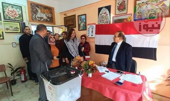 نائب محافظ البحيرة تتفقد عدد من لجان الإنتخابات الرئاسية بمدينة دمنهور