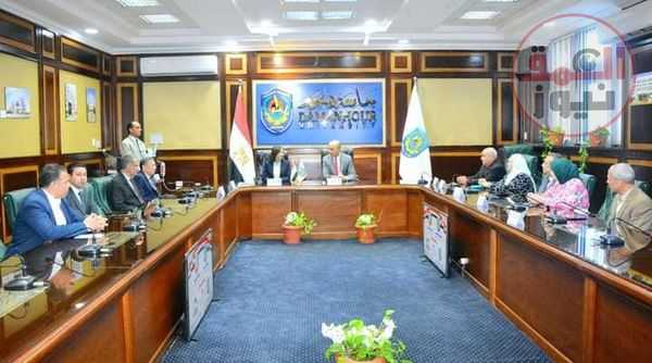 محافظ البحيرة ورئيس جامعة دمنهور يشهدان توقيع بروتوكول تعاون بين جامعة دمنهور ومديرية التربية والتعليم