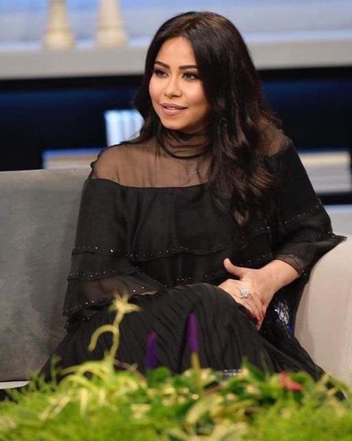 (كاتب الاغانى يسرى البنوبى ) متلومنيش