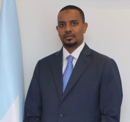 "الياس شيخ عمر" يوجه الشكر للرئيس ورئيس الوزراء ورئيس البرلمان لتعيينه وزير الدولة للعدل والشؤون القانونية