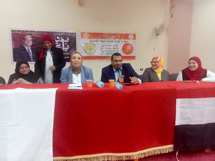 مركز الاخصائيين الاجتماعيين والنفسيين بجامعة الوادى الجديد يطلق سلسلة من الندوات وورش العمل