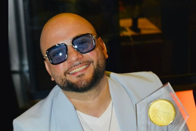 المطرب أمين سلطان يقدم لنا تحفة فنية جديدة بعنوان "مات العشق"