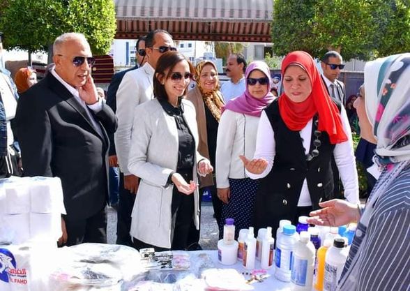محافظ البحيرة تفتتح معرض بداية لتنمية الأسرة ضمن المبادرة الرئاسية "بداية" المعرض يستمر لمدة يومين ويضم منتجات حرفية ويدوية وأنشطة معرض الأسر المنتجة