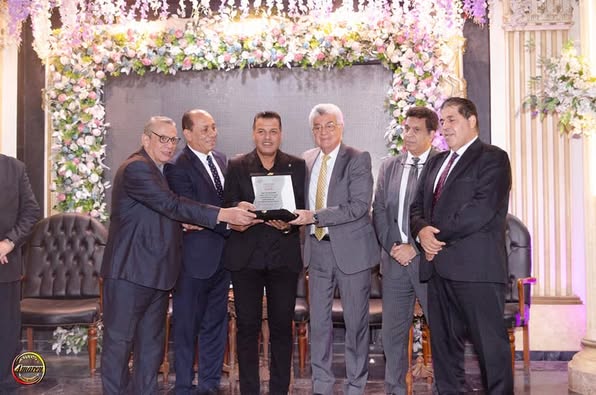 تكريم الفنان خالد بيومى اثناء احتفالية نقابة المهن العلمية بالشرقية