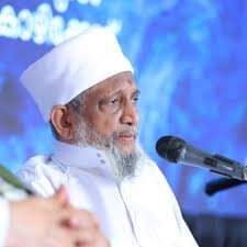 الشيخ "عبد الرحمن باوا المليباري" يعد كأحد العلماء الكبار بعلومه للدين والشريعة