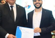 نماذج مشرفة من الجامعات المصرية. الطبيب محمد محمود شَكَل: يطلق شرارة التحول الأخضر. داخل عيادات الأسنان “مستقبل طب الأسنان يجب أن يكون أخضر… لأن صحة الإنسان تبدأ من صحة البيئة”