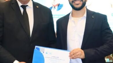 نماذج مشرفة من الجامعات المصرية. الطبيب محمد محمود شَكَل: يطلق شرارة التحول الأخضر. داخل عيادات الأسنان “مستقبل طب الأسنان يجب أن يكون أخضر… لأن صحة الإنسان تبدأ من صحة البيئة”