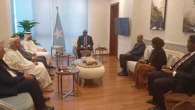 "سفير الصومال" لدى مصر يستقبل وفد لجنة الميثاق العربي لحقوق الإنسان بالقاهرة