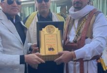 رزق بو عبيد المعبدى بعد النجاح الكبير للمهرجان الدولي بالوادي الجديد، شهدت الاحتفالية التراثية الأولى لحظة تقدير مستحقة، حيث تقدمتُ بتكريم معالي الوزير الدكتور أشرف صبحي، وزير الشباب والرياضة، باسم فرسان مطروح،